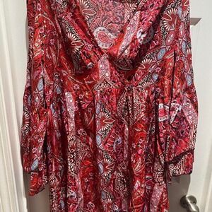 Red paisley long sleeve blouse with a boho vibe. Size: 0XL